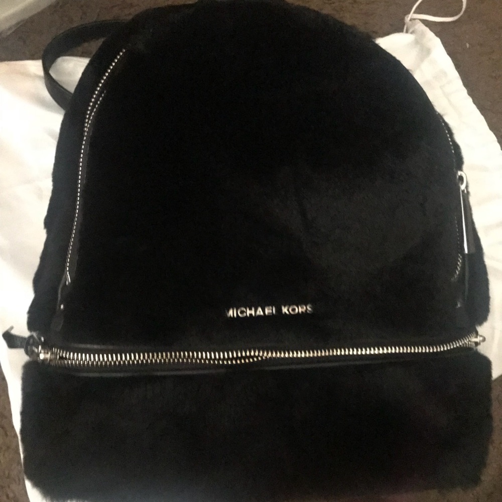 MICHAEL KORS BACKPACK MEDIUM fur black